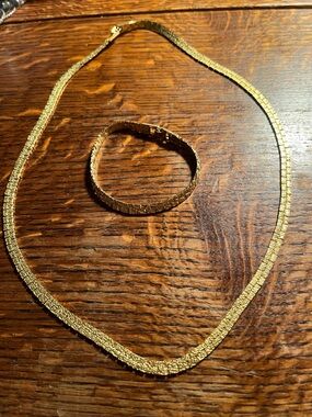 Gold Textured Women's Necklace and Bracelet Set